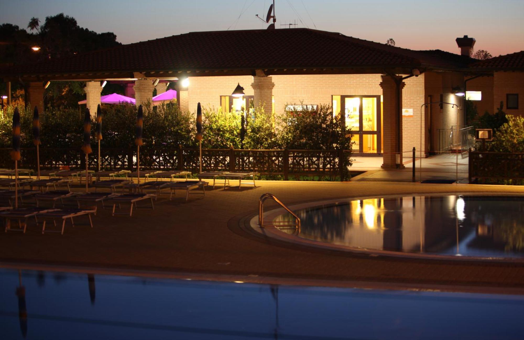 Villaggio Il Girasole Follonica Luaran gambar